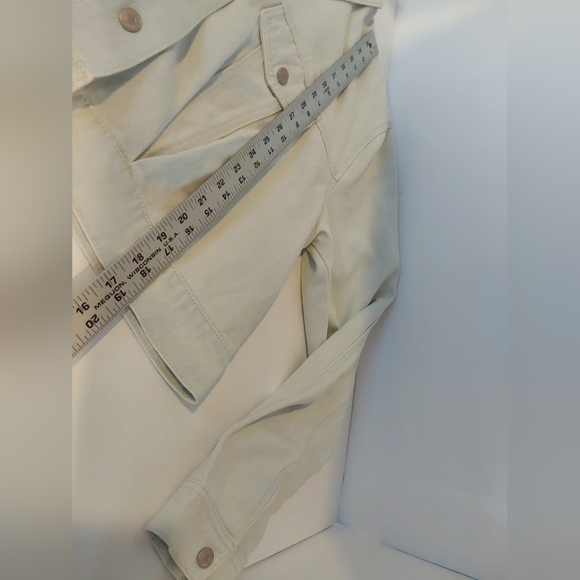 Gloria Vanderbilt x Christian Siriano Light Wash Denim Jacket 14 - Picture 7 of 9